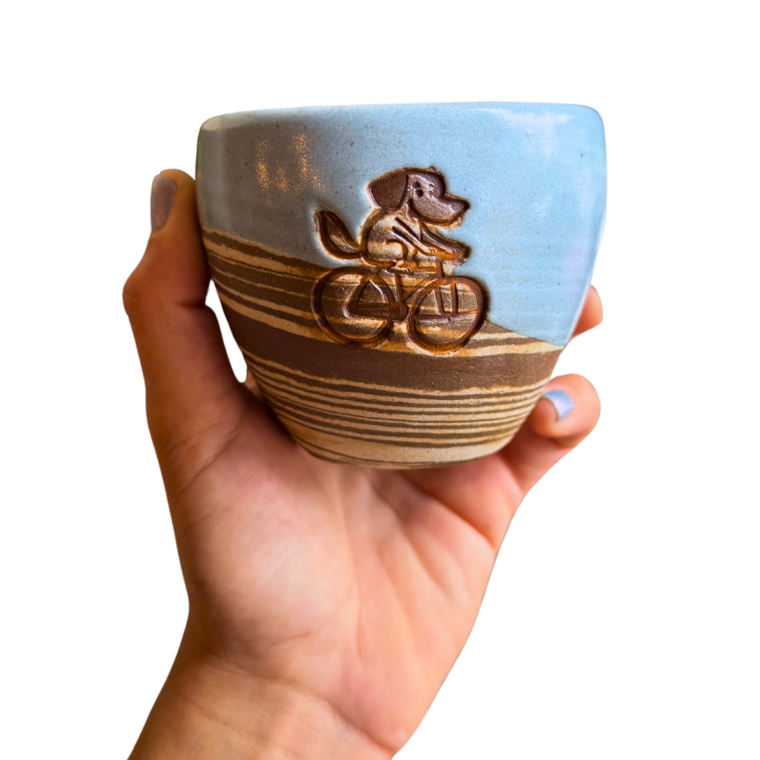 TAZA ARTESANAL MANADA MORTAL - PERRITO AZUL SIN ASA